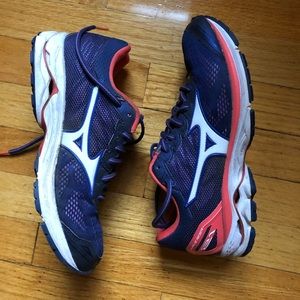 Women’s Mizuno Wave Rider 21 SZ 8.5
